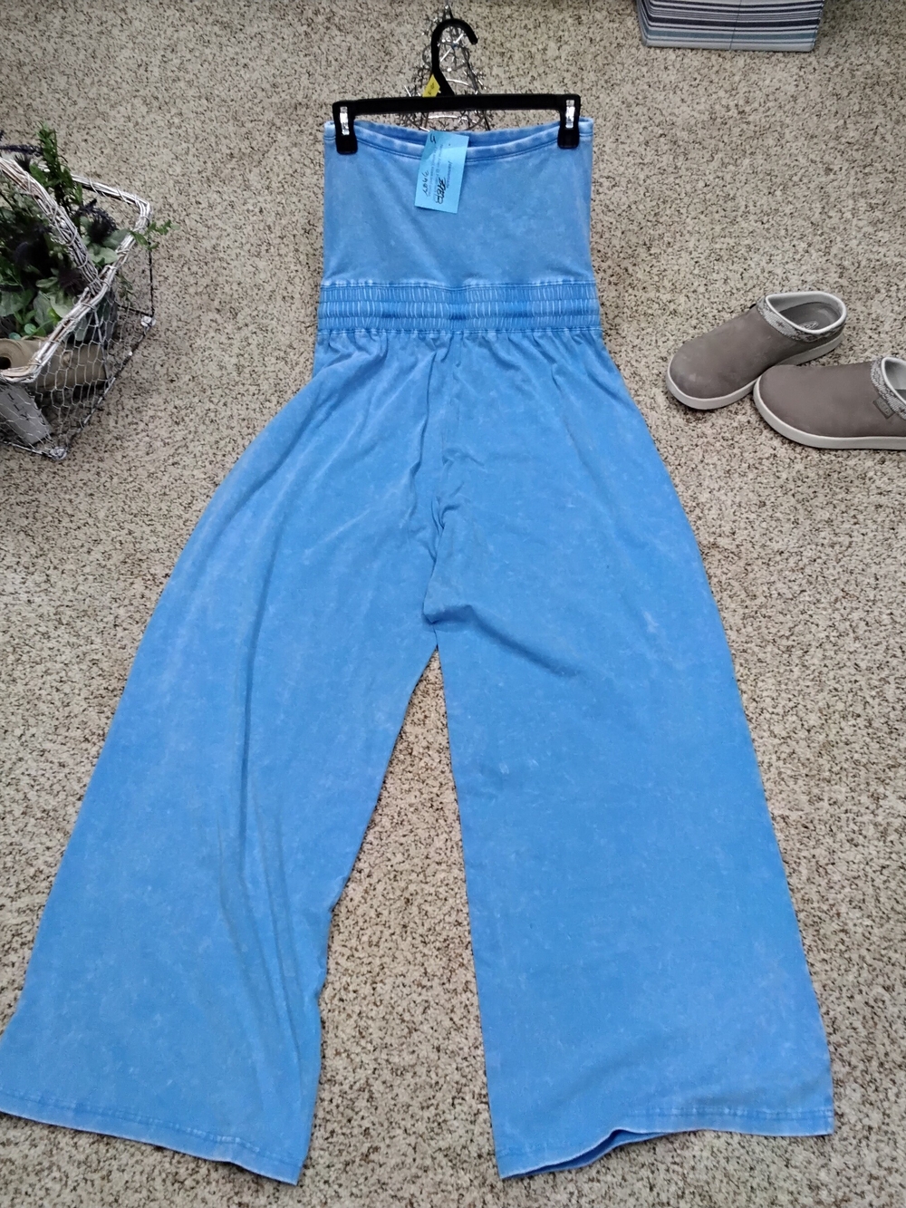 3982 Size Small High-Waist Sky Blue Wide-Leg Jumpsuit with Floral Patch Details - Picture 4 of 5